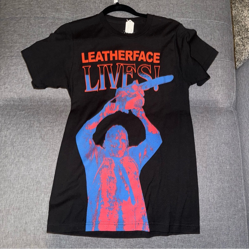 NWT Texas Chainsaw Massacre T-Shirt Horror Halloween Size Small Black